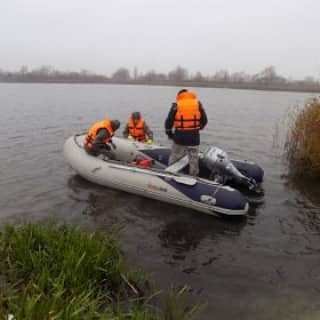 На Хмельниччині з дна озера витягнули тіло чоловіка