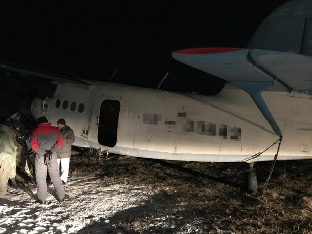 На Закарпатье задержали контрабандистов с самолетом