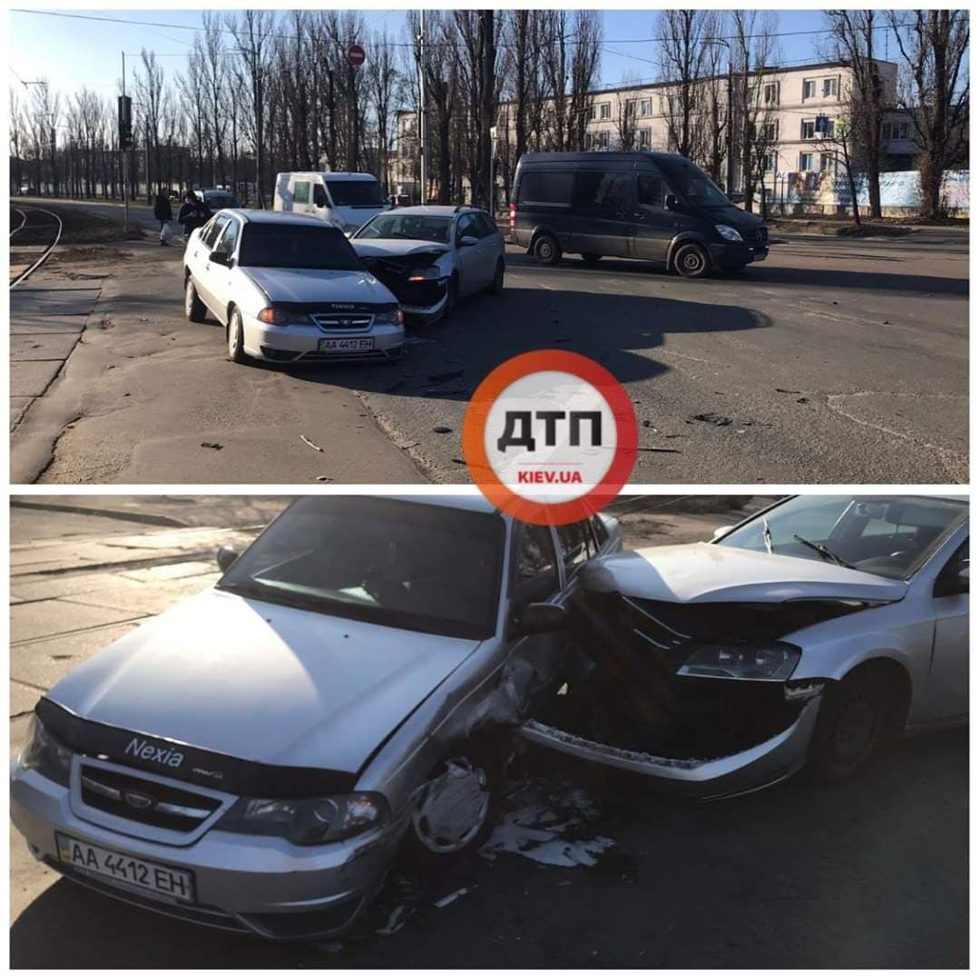 В Киеве ищут свидетелей ДТП на перекрестке бульвара Вацлава Гавела (Лепсе) и улицы Метростроевской