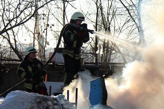 У Києві на вулиці Федора Кричевського горіли автомобільні шини