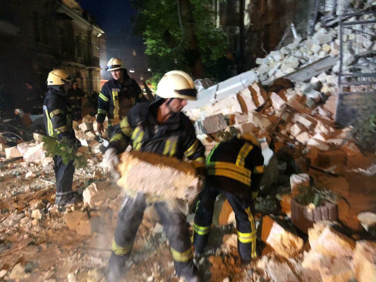 В Одесі обрушилася частина  будівлі чотирьохповерхового житлового будинку