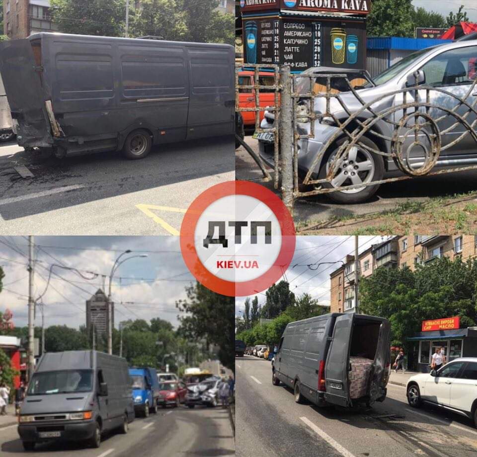 В Киеве на Дорогожичах произошло дистанционное ДТП - внедорожник Mitsubishi протаранил бус: движение в сторону станции метро Сырец затруднено