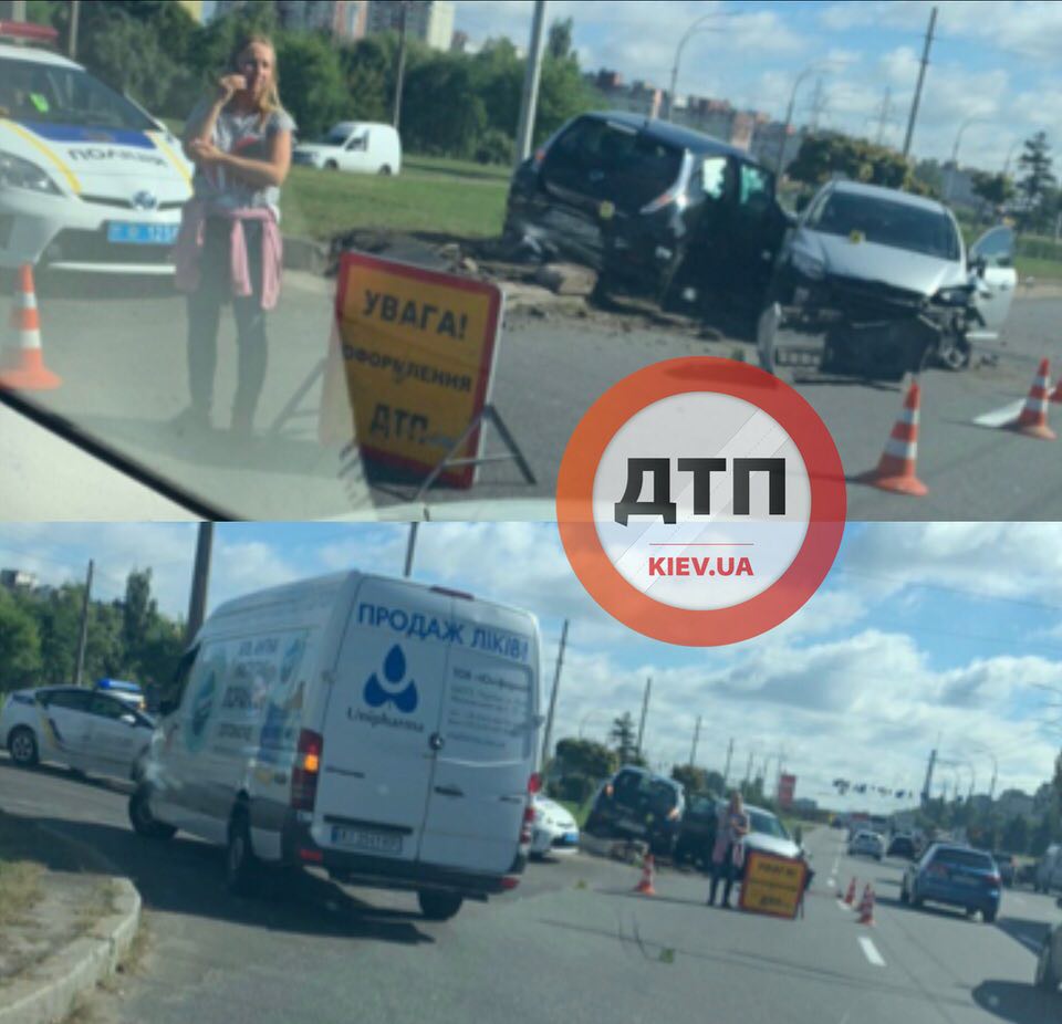 В Киеве на Троещине произошло серьезное ДТП с пострадавшими - Nissan столкнулся с Ford: пострадало несколько человек